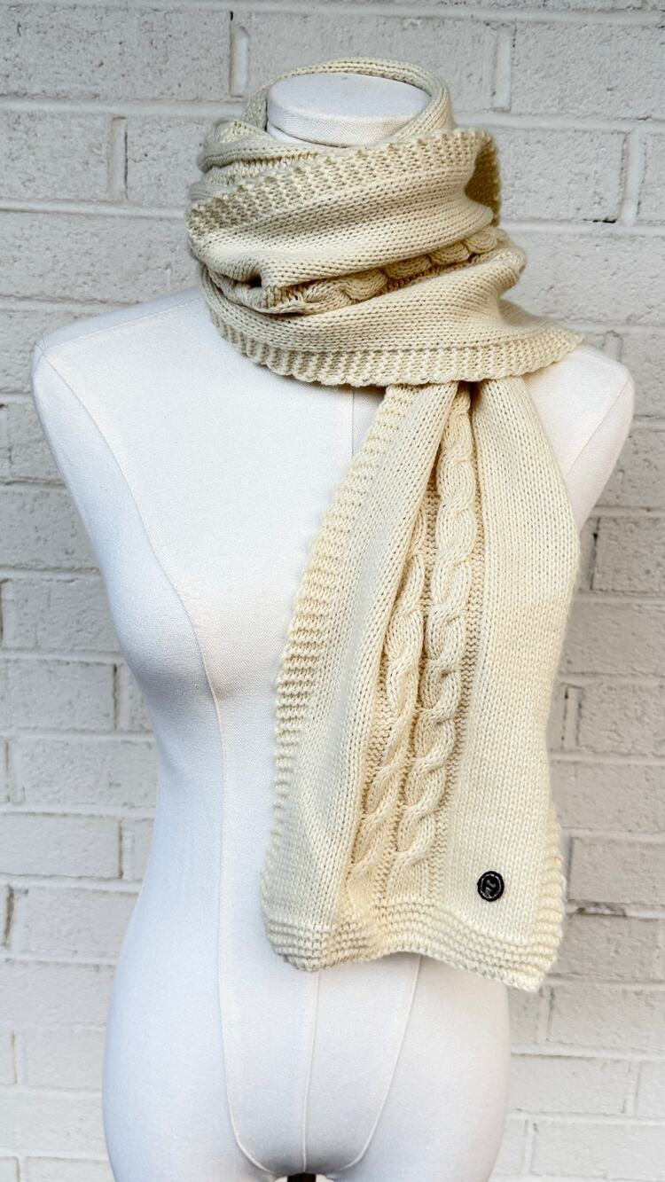 Etienne Aigner Cream Cable Knit Scarf Classic Winter Knit Ribbed Edge Logo